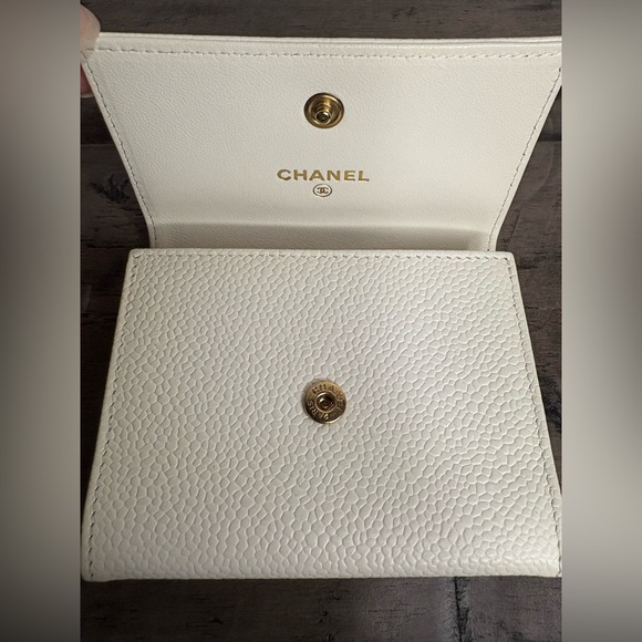 For @kelk2004 - CHANEL Caviar Timeless CC Cardholder, white - Picture 9 of 11